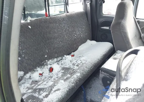 2001 Dodge Ram 2500 St z USA, uszkodzony, nr VIN 1B7KF23761J611092